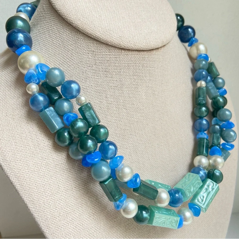 Avon this vintage